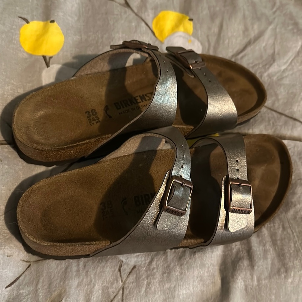 Metallic Birkenstock sandals size 38 (7.5 US)